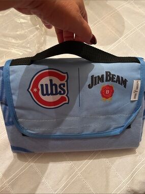 x Cubs Light Blue Foldable Blanket